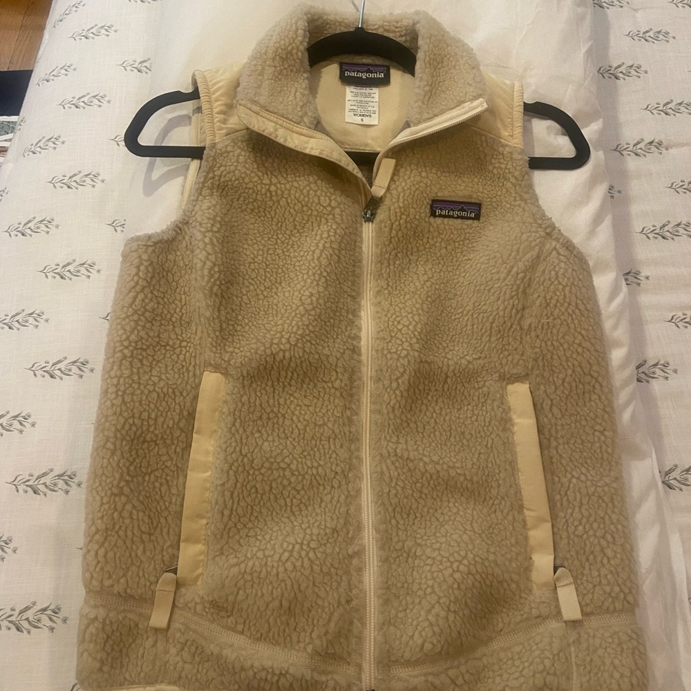 Barely worn Patigonia Small Off White Vest